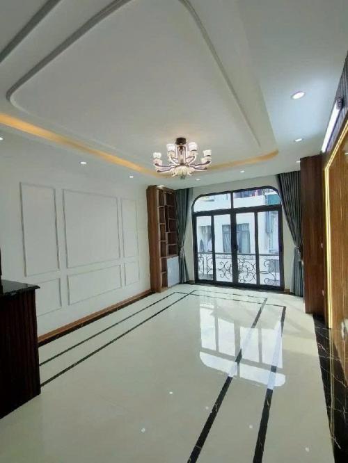 Nhà mới đẹp Quận 10, CMT8 tiện nghi, giá chỉ 4.2 tỷ.
